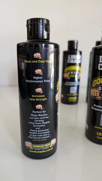 Liquid Chalk Bundle: 250ml + 50ml with Carabiner – Goodman Grips (image 4)